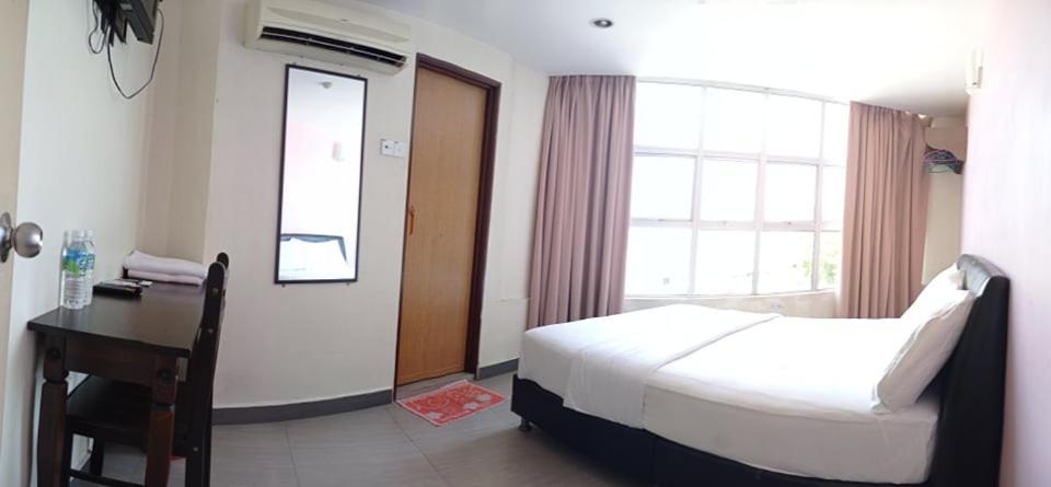 לומוט Starview Hotel מראה חיצוני תמונה