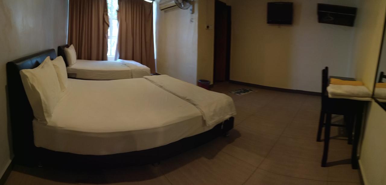 לומוט Starview Hotel מראה חיצוני תמונה