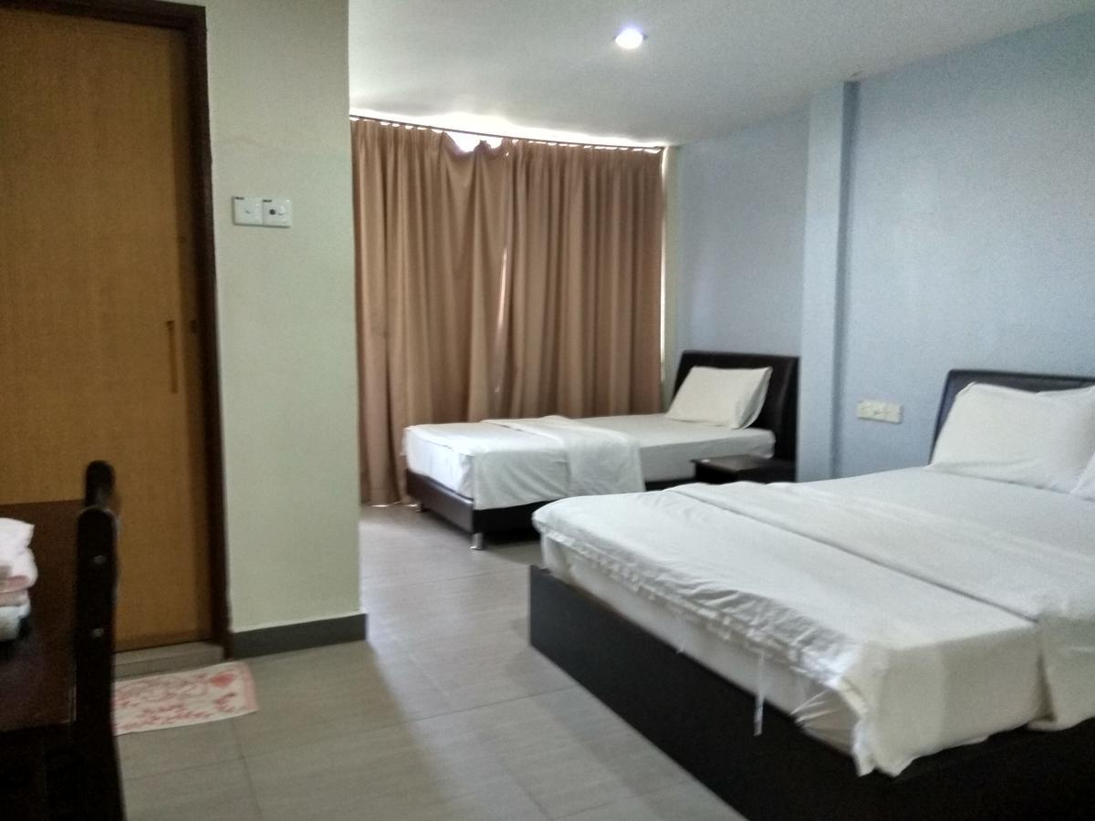 לומוט Starview Hotel מראה חיצוני תמונה