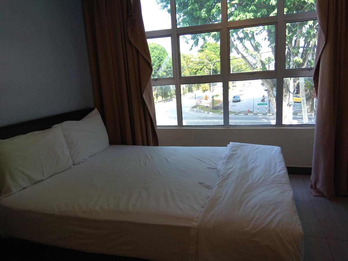 לומוט Starview Hotel מראה חיצוני תמונה