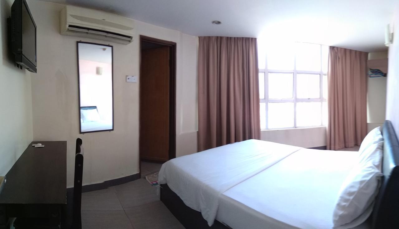 לומוט Starview Hotel מראה חיצוני תמונה