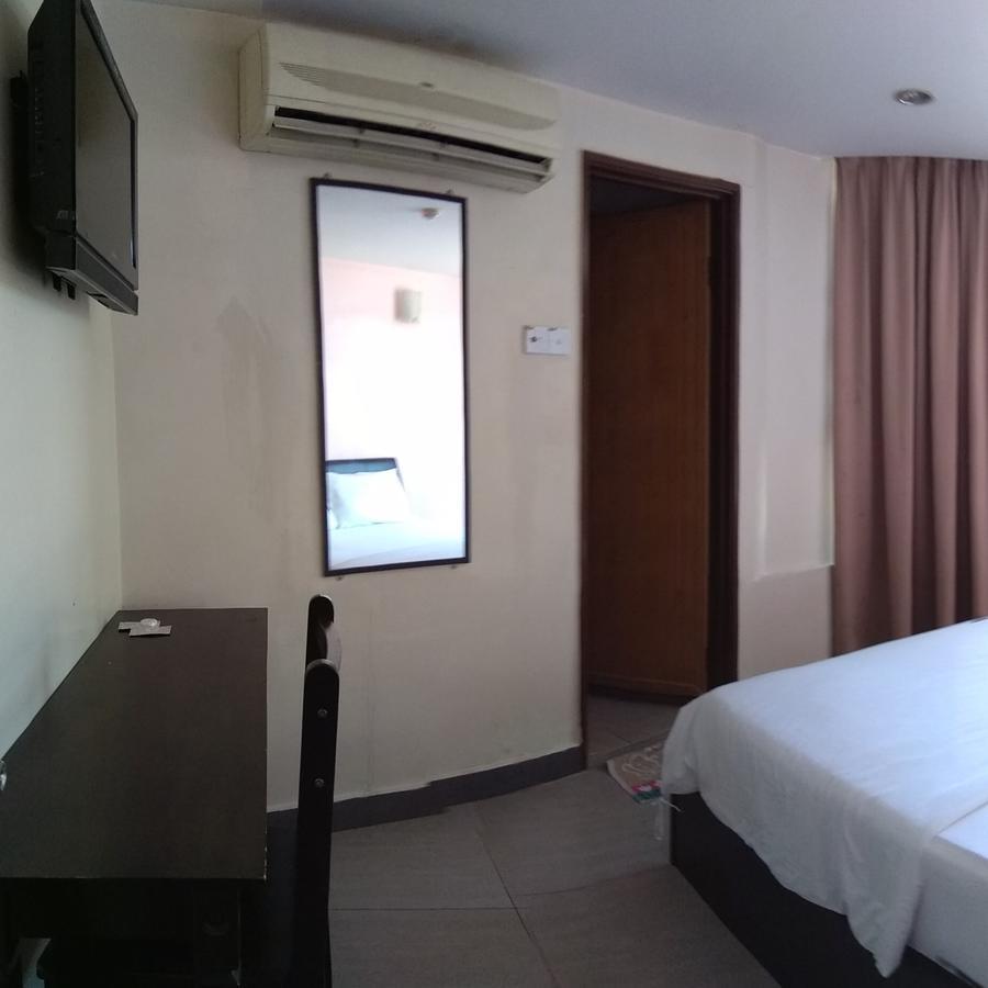 לומוט Starview Hotel מראה חיצוני תמונה