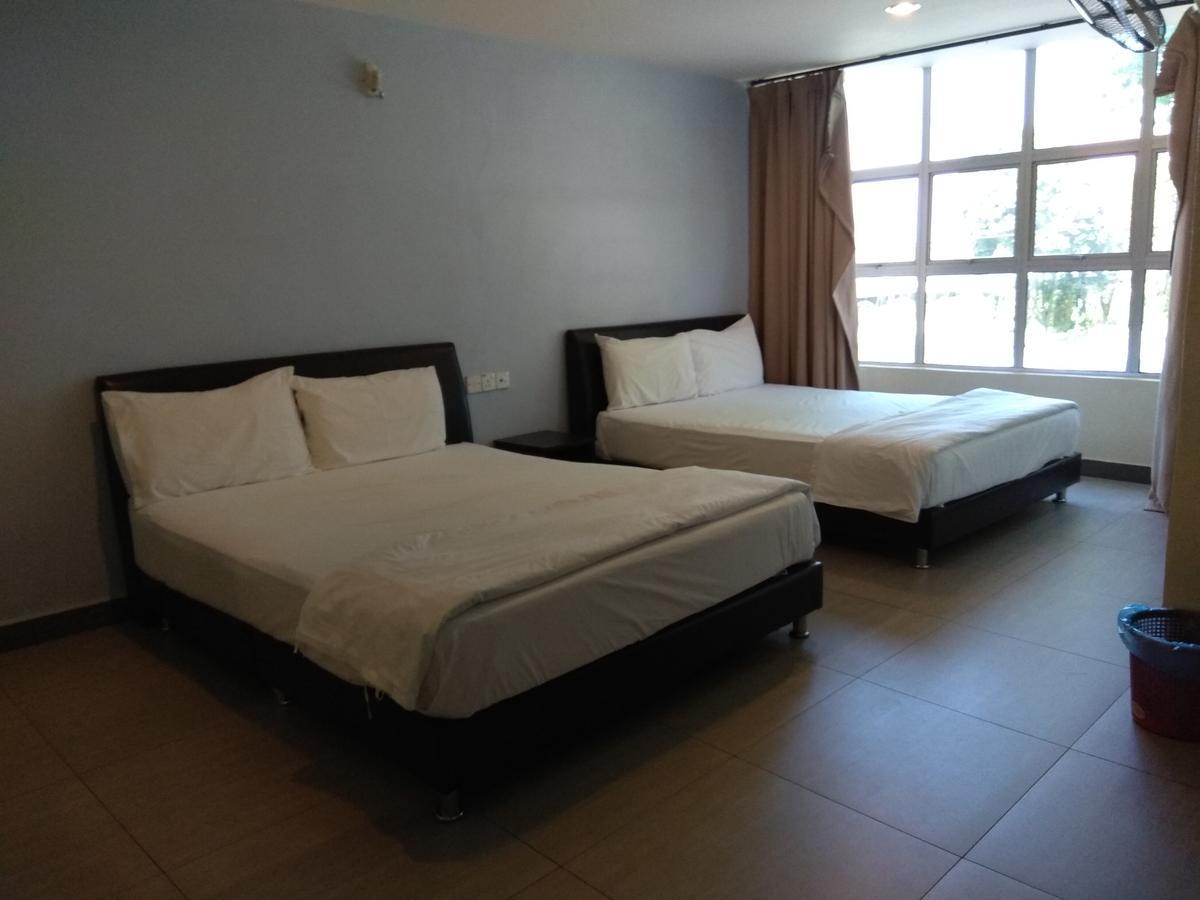 לומוט Starview Hotel מראה חיצוני תמונה
